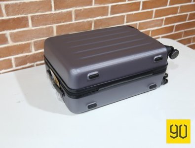 小米硬殼輕便行李箱 24 吋